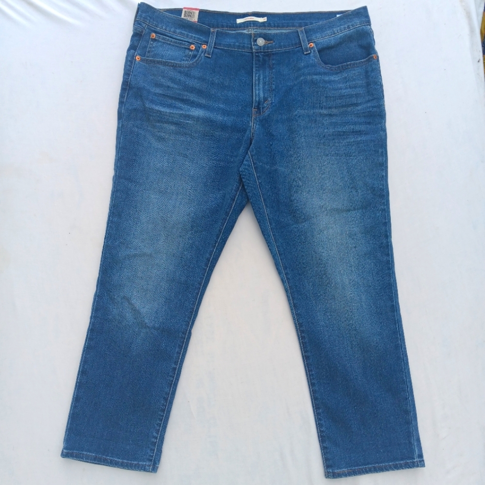 Levi's Boyfriend Jeans size 33 NWT